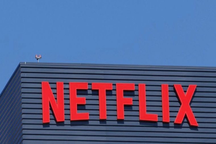 Netflix bat des records d’abonnés et augmente ses tarifs